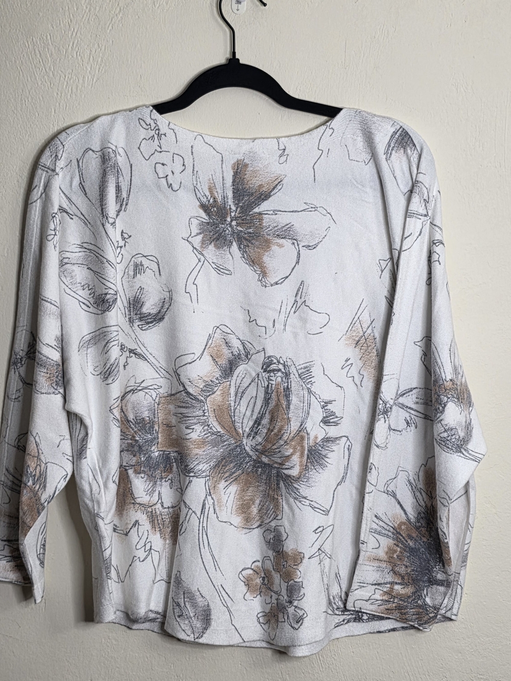 Sioni White Top with Brown & Gray Floral Sketch